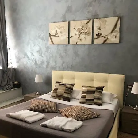 בית הארחה Amira Central Esedra